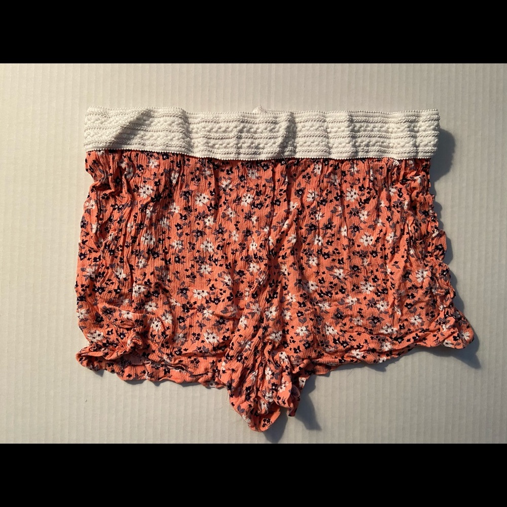 Charlotte Russe Floral Shorts Size Large